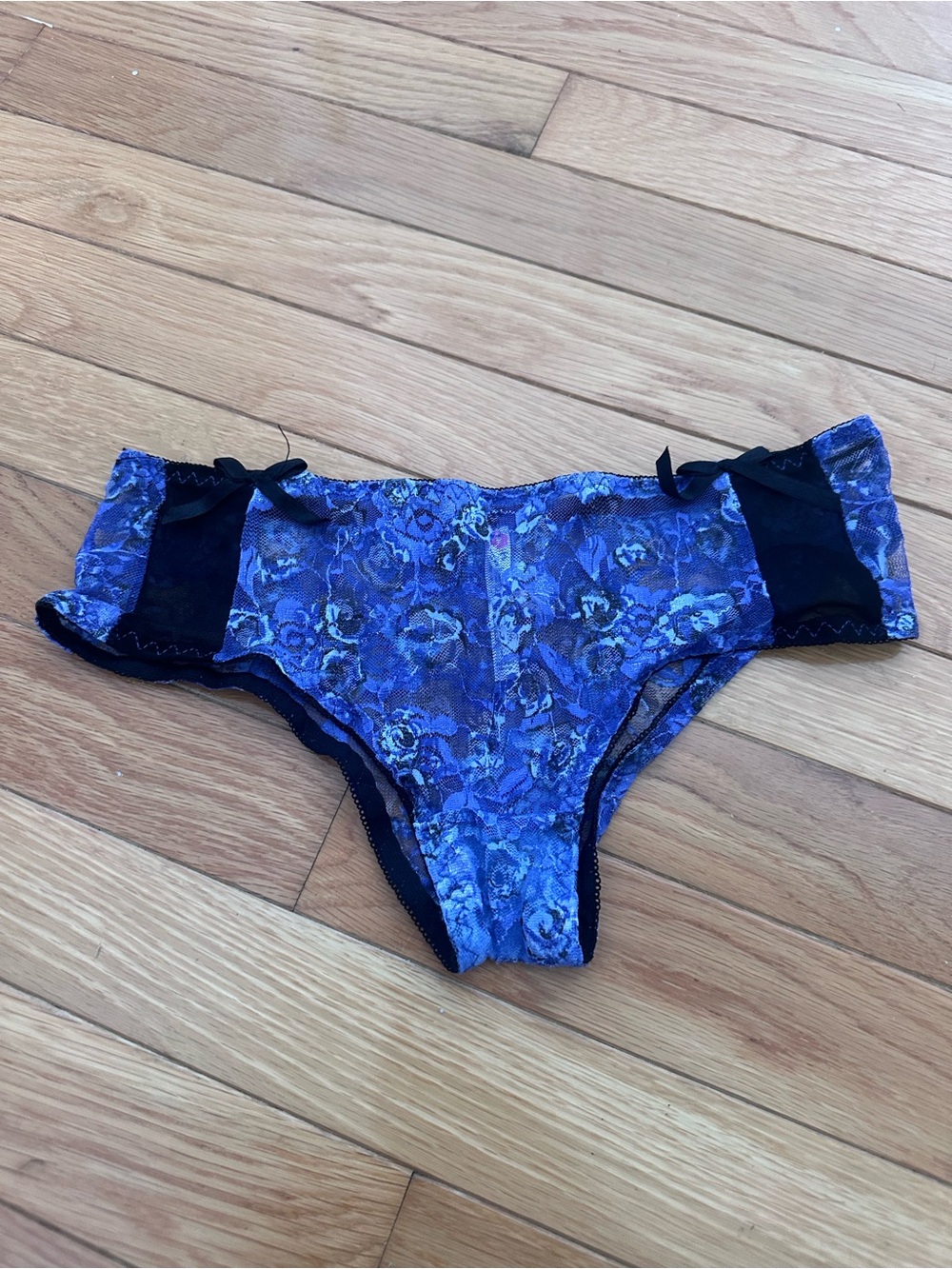 Purple Floral Lace Briefs - Size Large